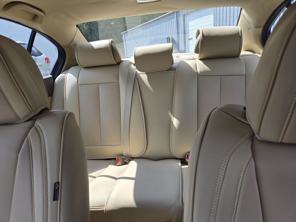 2010 Honda Accord Image 11
