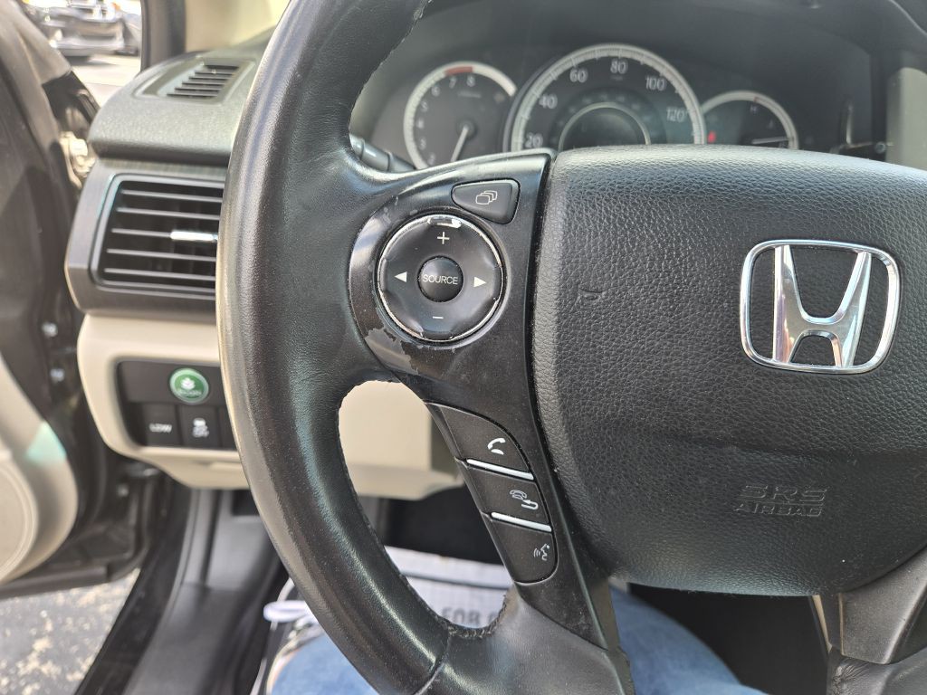 2015 Honda Accord Image 16