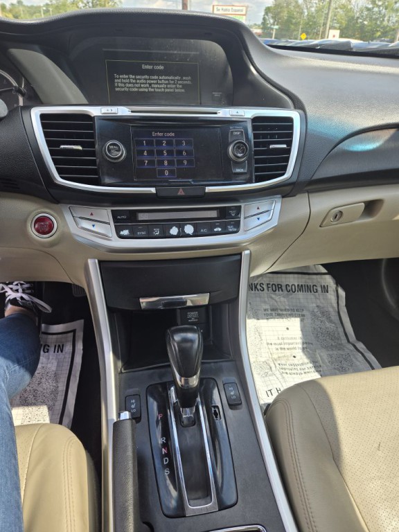 2015 Honda Accord Image 17