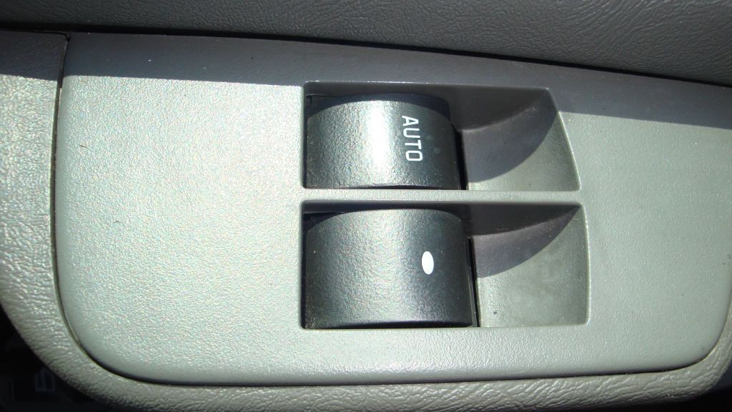 2015 Chevrolet Express Image 6
