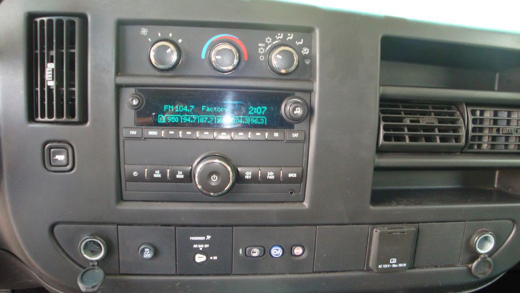 2015 Chevrolet Express Image 14