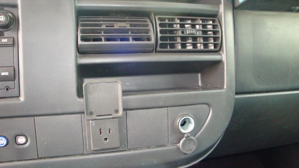 2015 Chevrolet Express Image 16