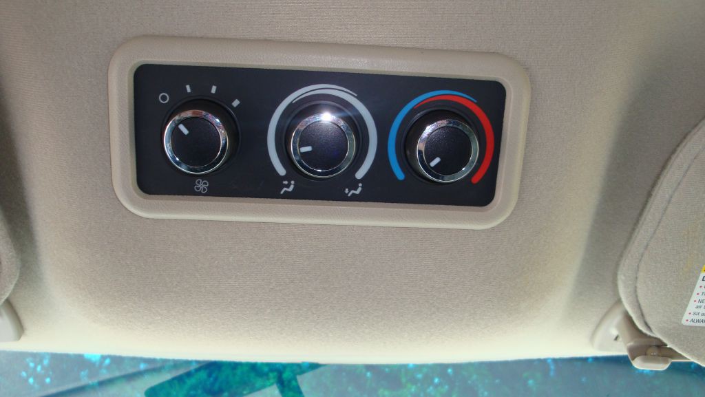 2015 Chevrolet Express Image 17