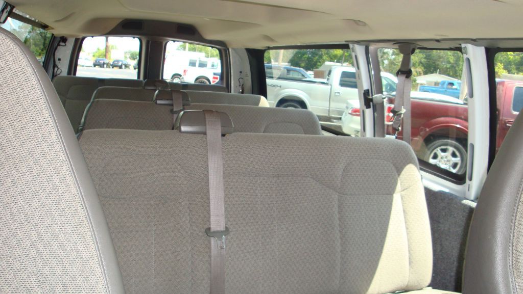2015 Chevrolet Express Image 21