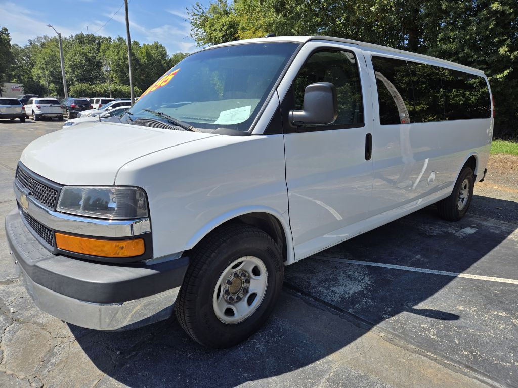 2015 Chevrolet Express Image 2