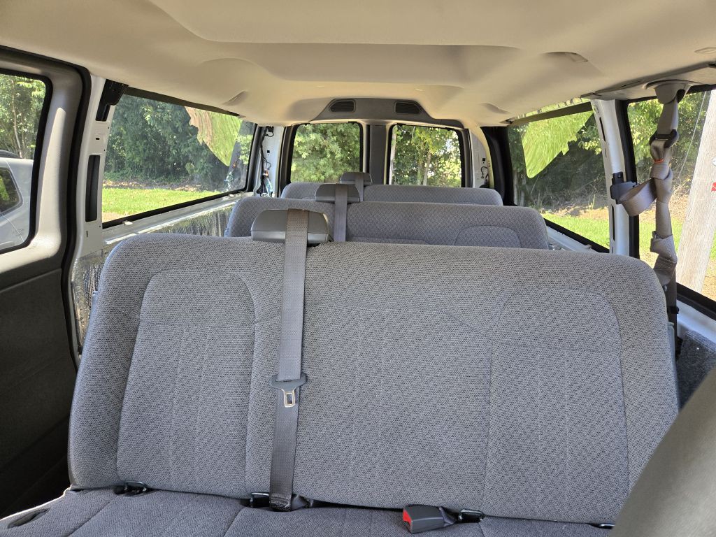 2015 Chevrolet Express Image 15