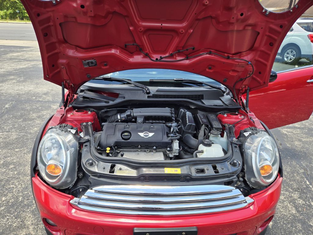 2013 MINI Cooper Image 17