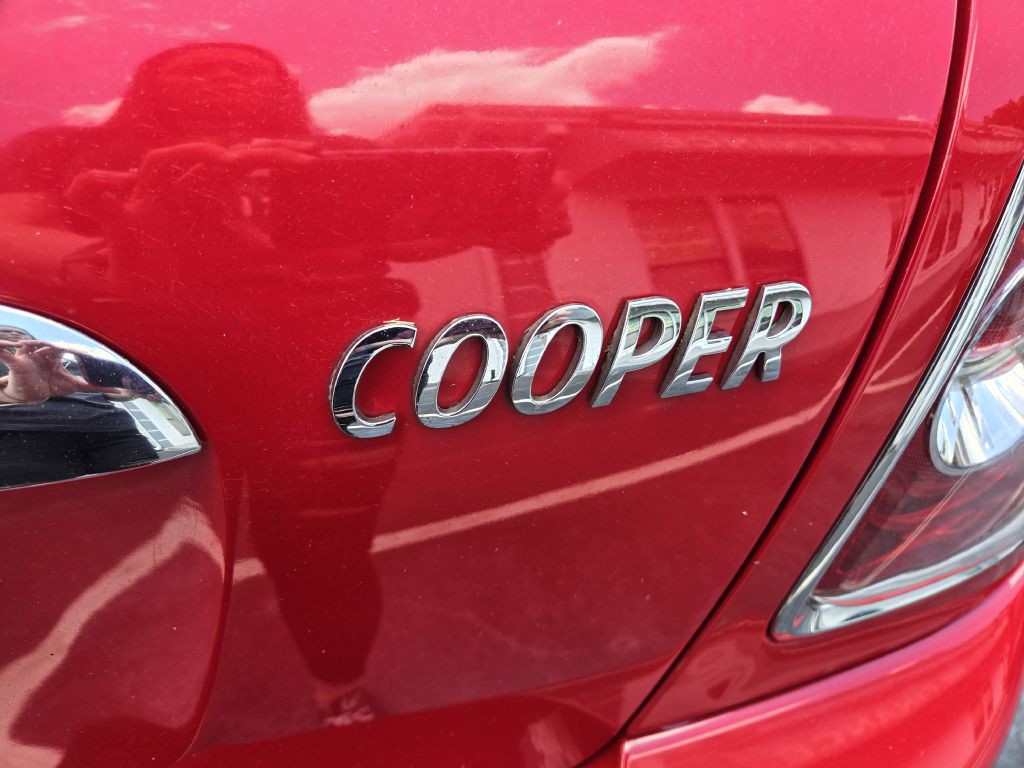 2013 MINI Cooper Image 19