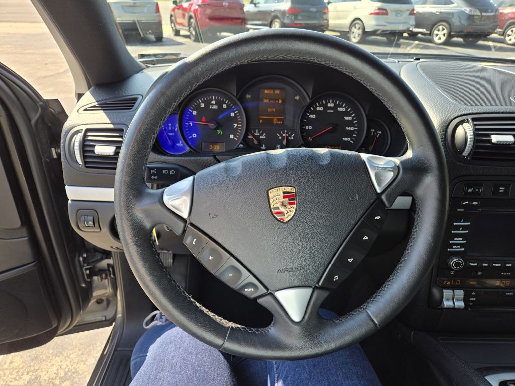 2010 Porsche Cayenne Image 11