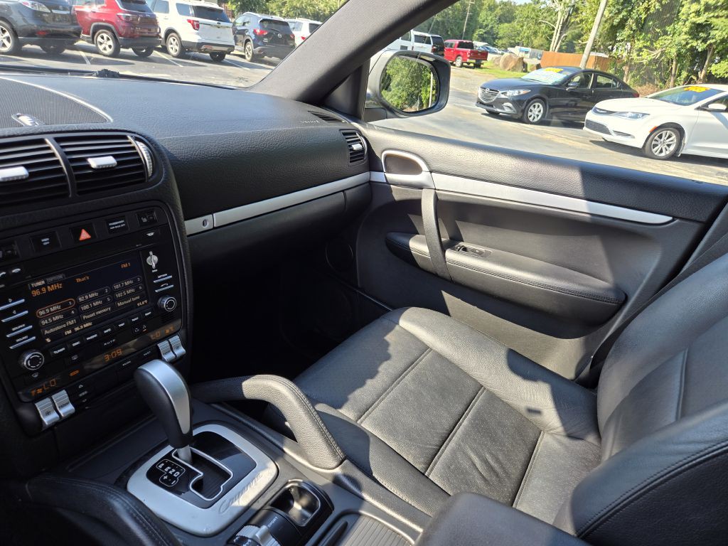 2010 Porsche Cayenne Image 12