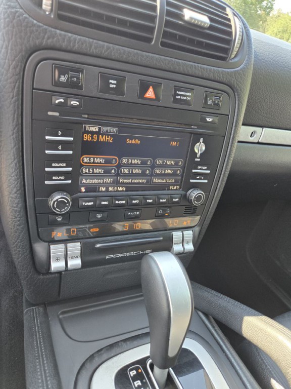 2010 Porsche Cayenne Image 15