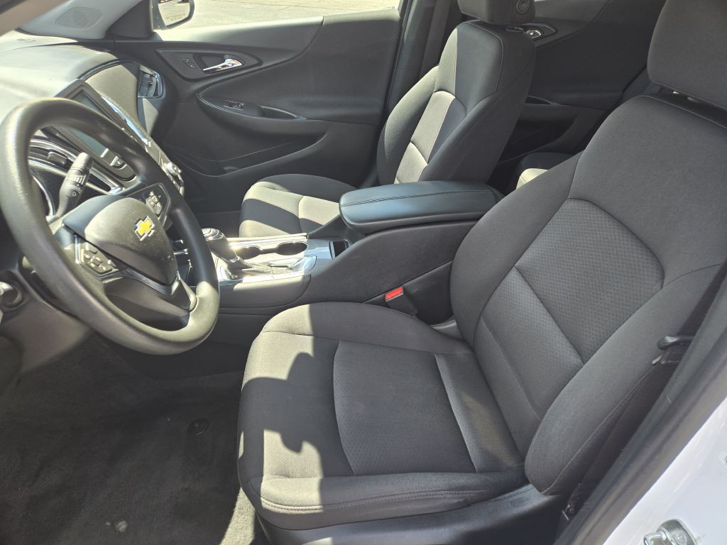 2018 Chevrolet Malibu Image 11
