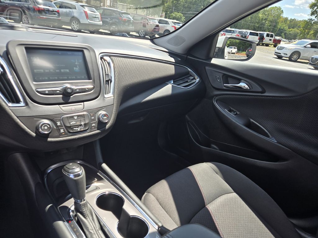 2018 Chevrolet Malibu Image 13
