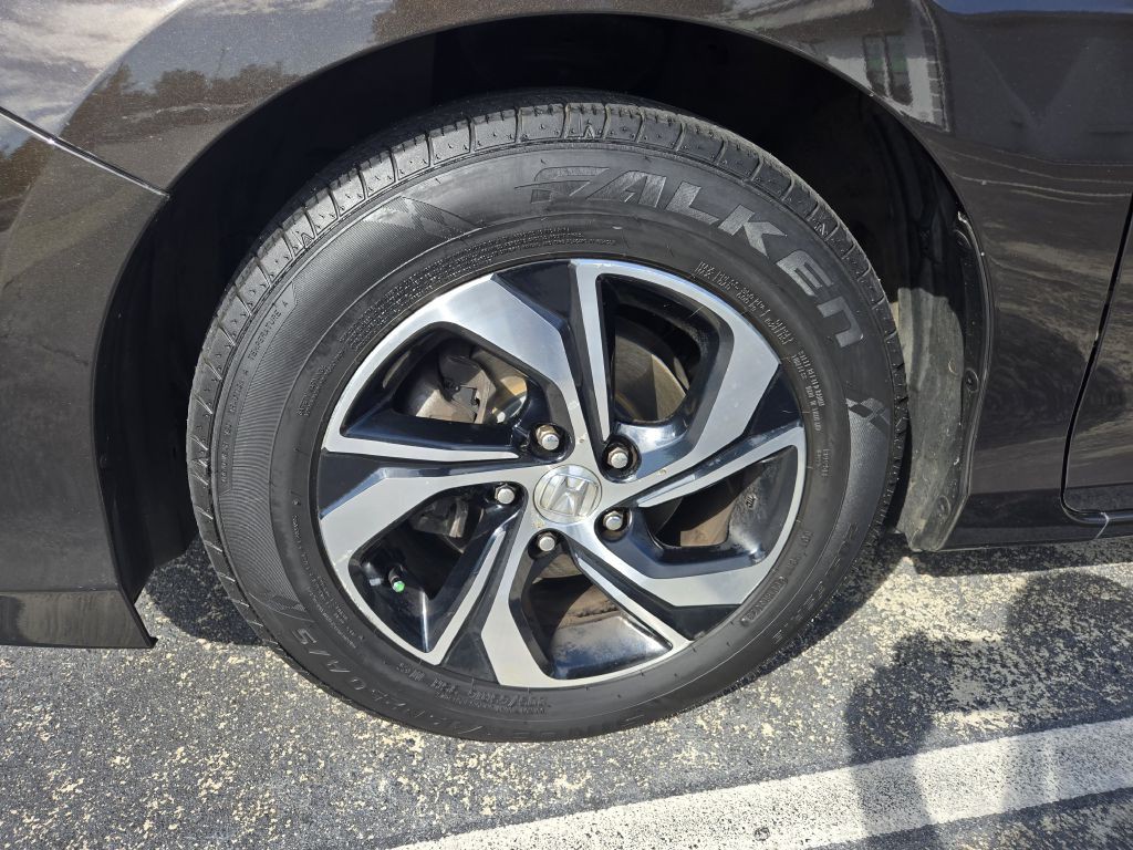 2016 Honda Accord Image 18