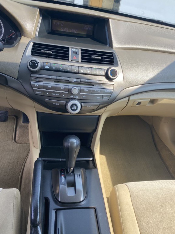 2010 Honda Accord Image 20