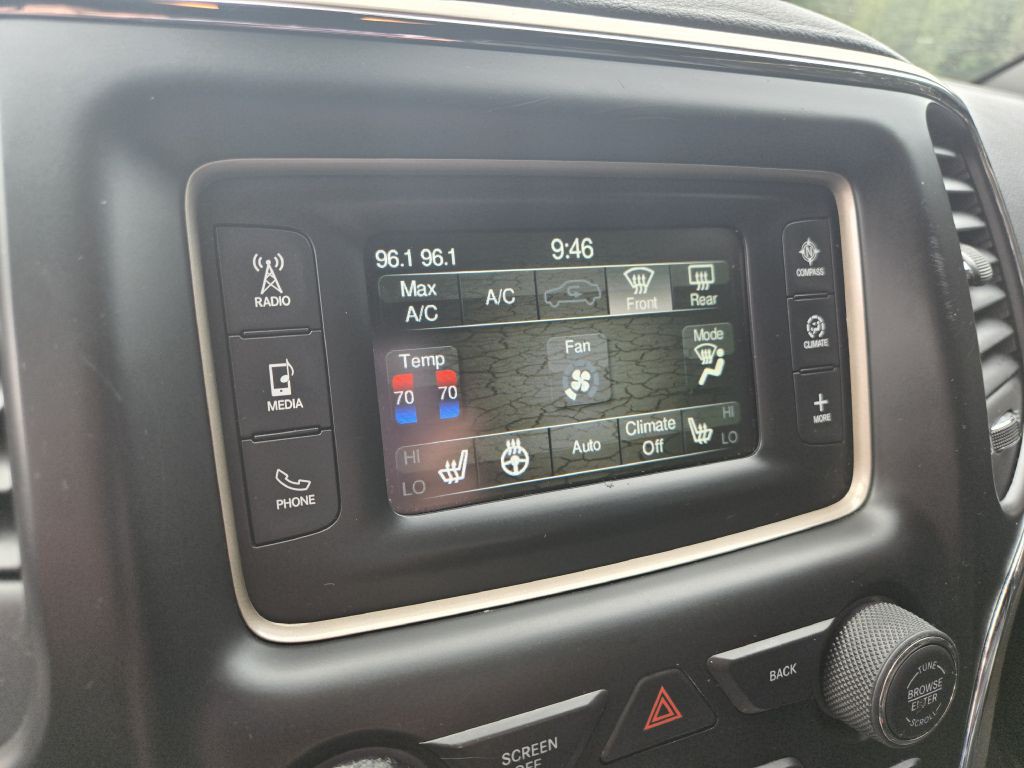 2015 Jeep Grand Cherokee Image 22