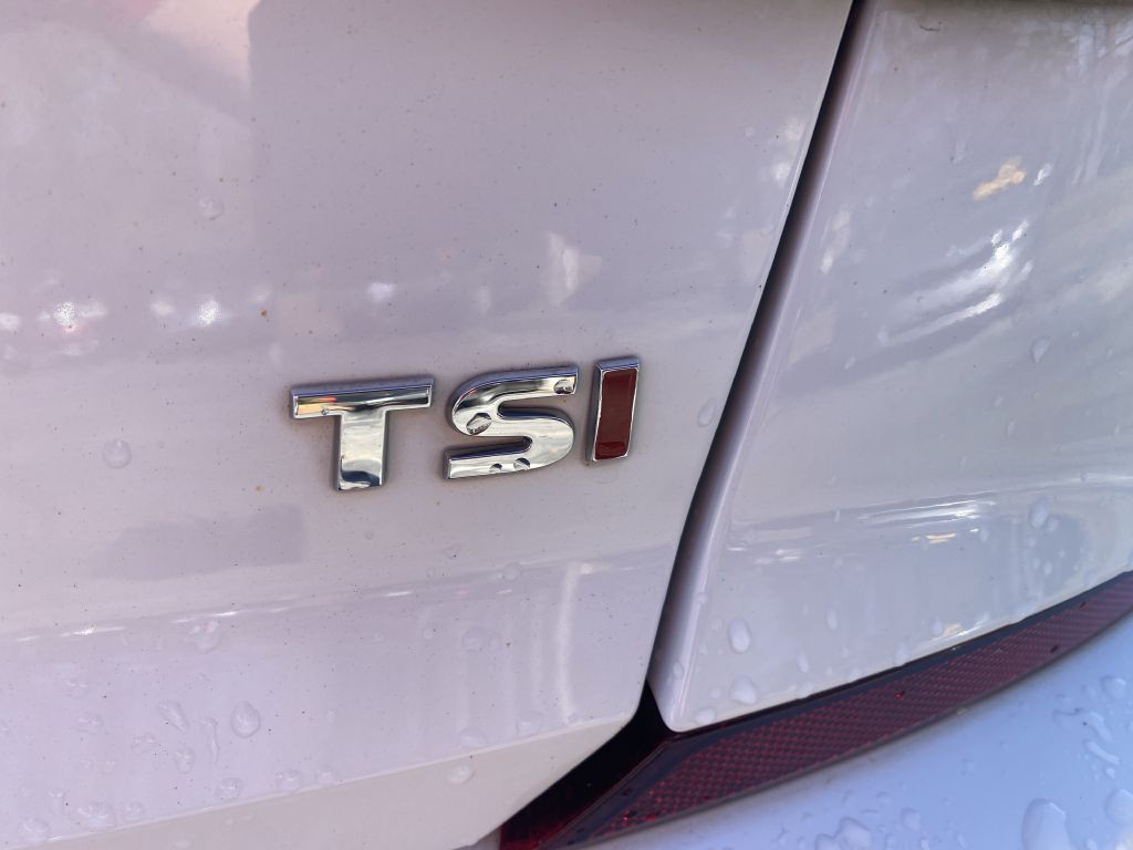 2017 Volkswagen Passat Image 5