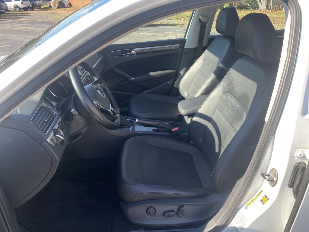 2017 Volkswagen Passat Image 6