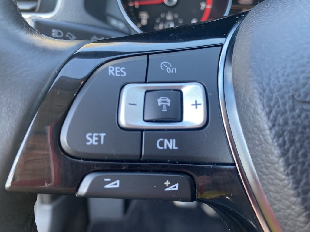 2017 Volkswagen Passat Image 12