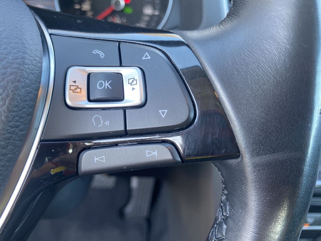 2017 Volkswagen Passat Image 13