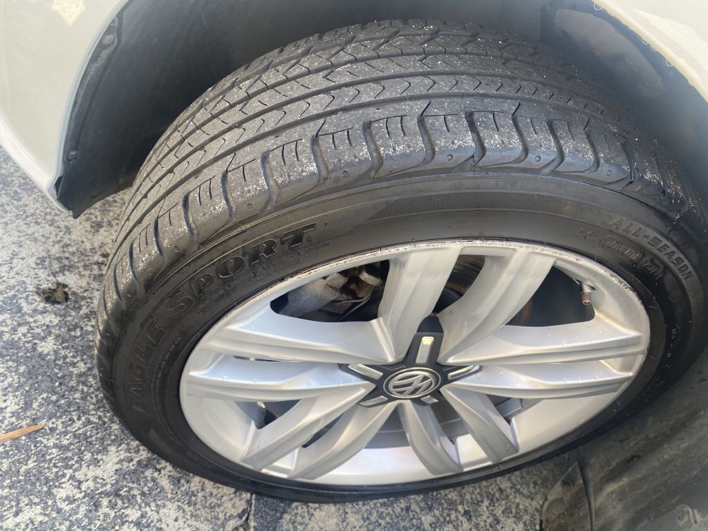 2017 Volkswagen Passat Image 15