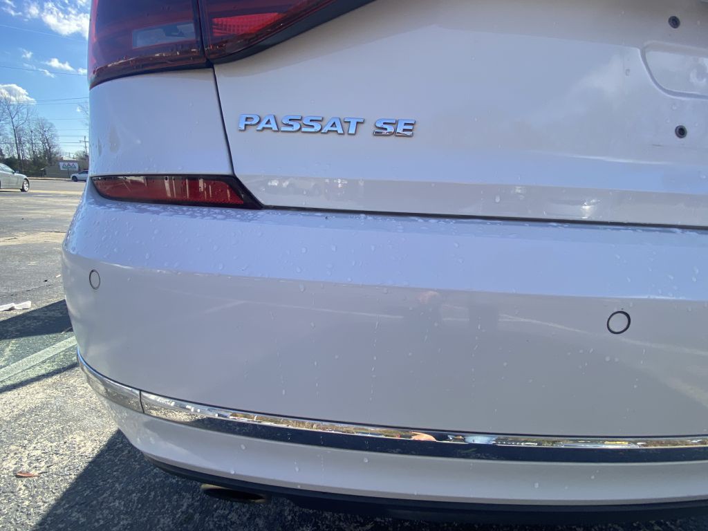 2017 Volkswagen Passat Image 17
