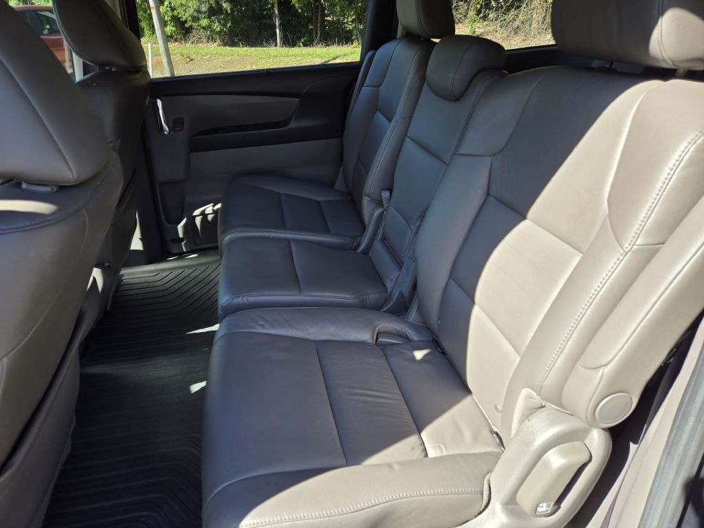 2015 Honda Odyssey Image 12