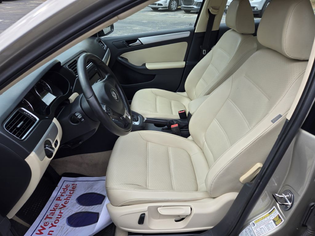 2013 Volkswagen Jetta Image 10