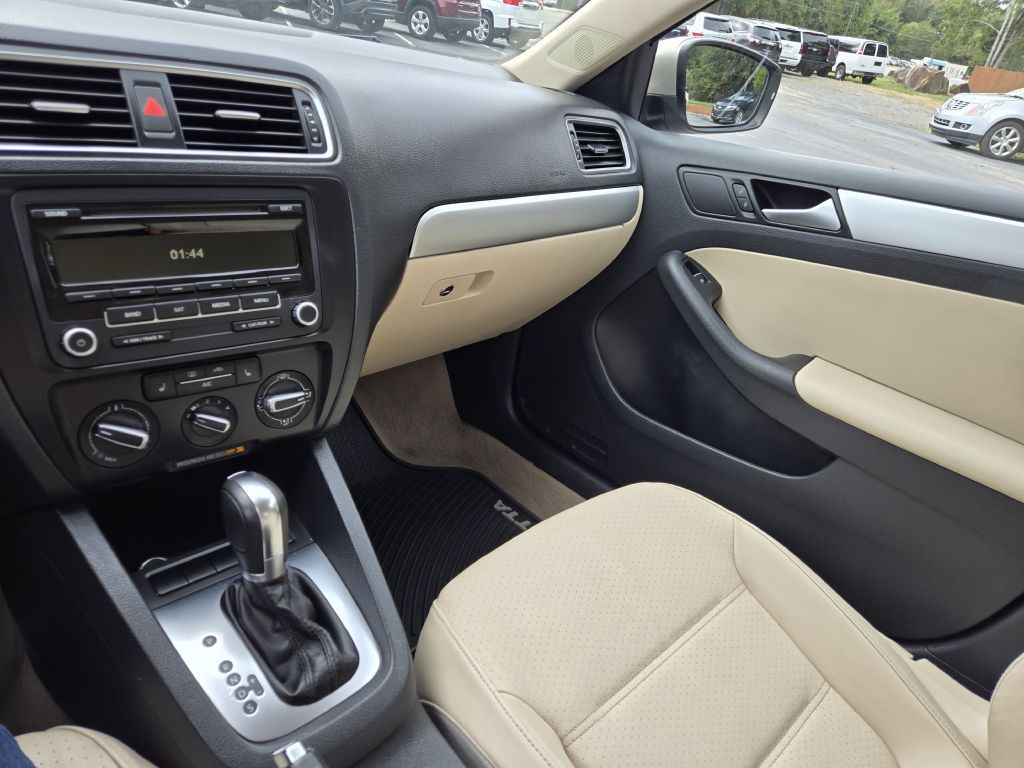 2013 Volkswagen Jetta Image 14