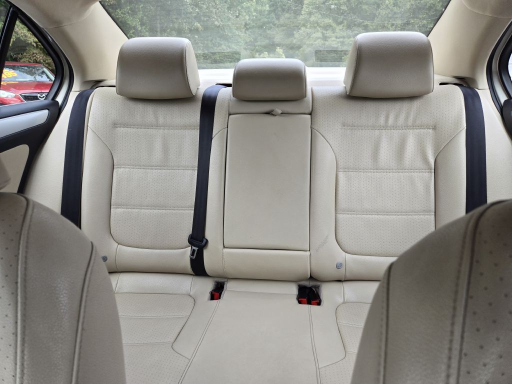 2013 Volkswagen Jetta Image 16