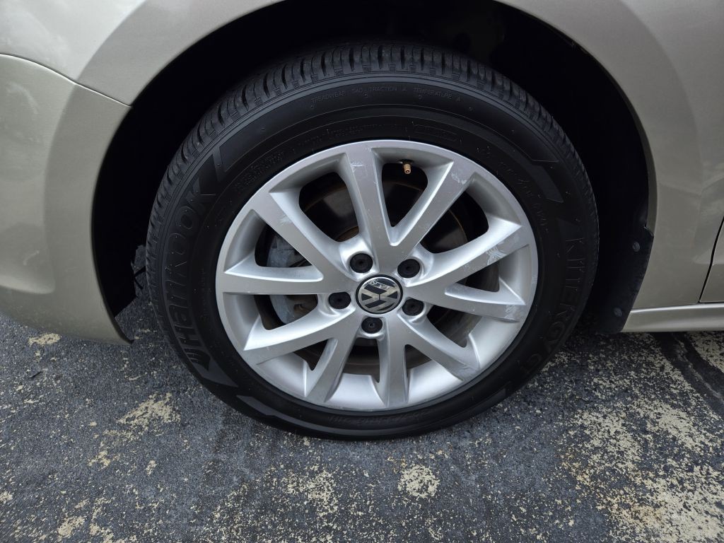 2013 Volkswagen Jetta Image 18