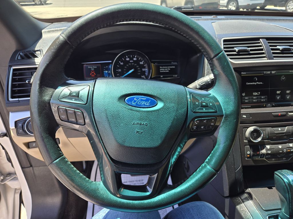 2016 Ford Explorer Image 13
