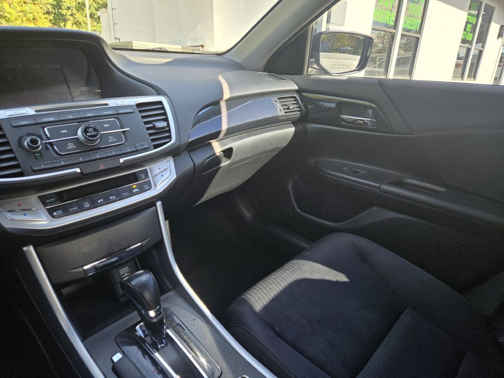 2014 Honda Accord Image 16