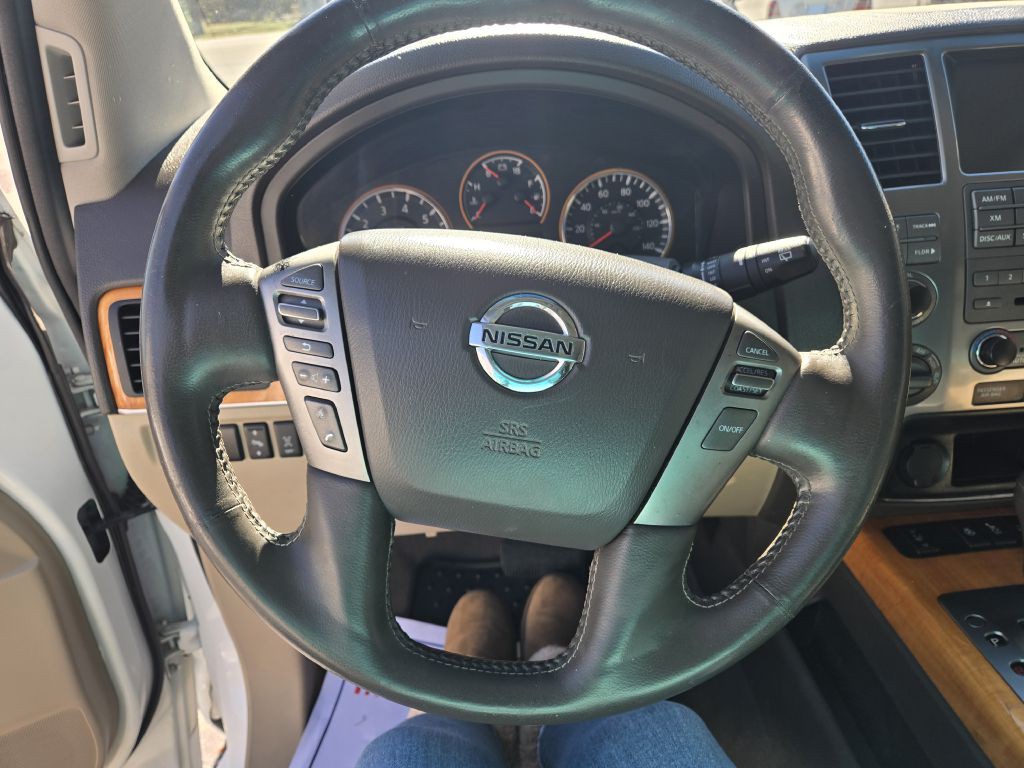 2013 Nissan Armada Image 13