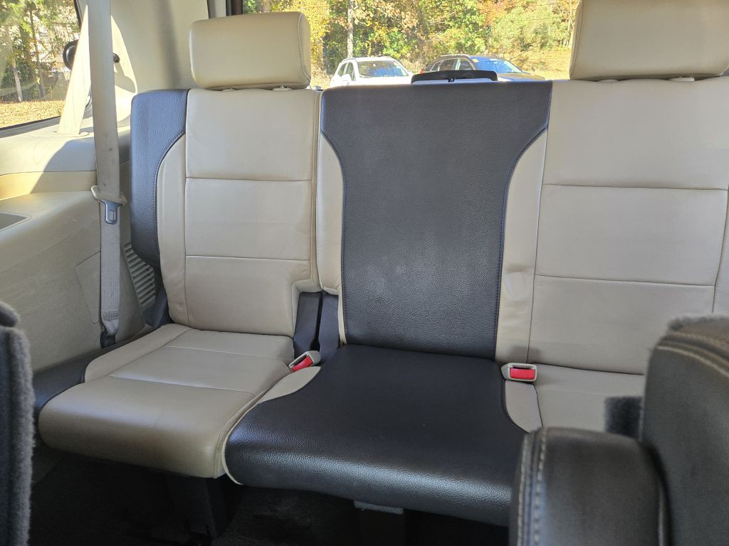 2013 Nissan Armada Image 26