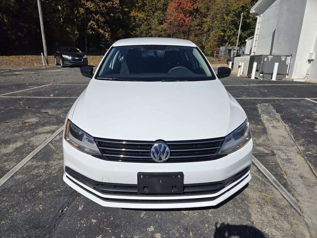 2016 Volkswagen Jetta Image 2