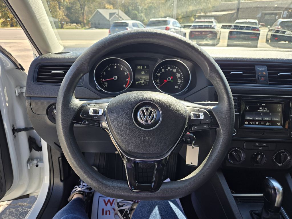 2016 Volkswagen Jetta Image 10