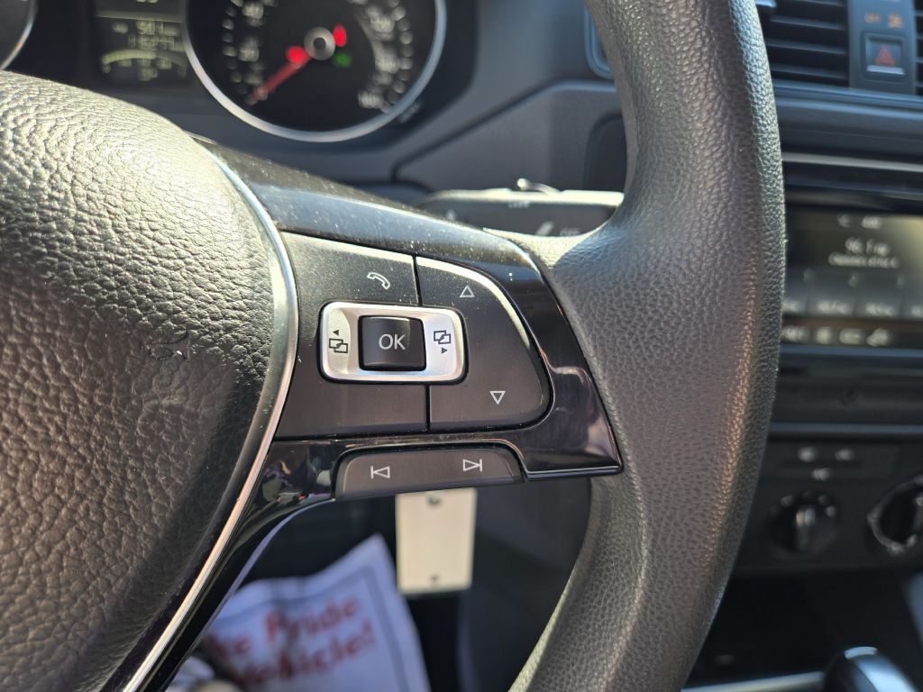 2016 Volkswagen Jetta Image 14