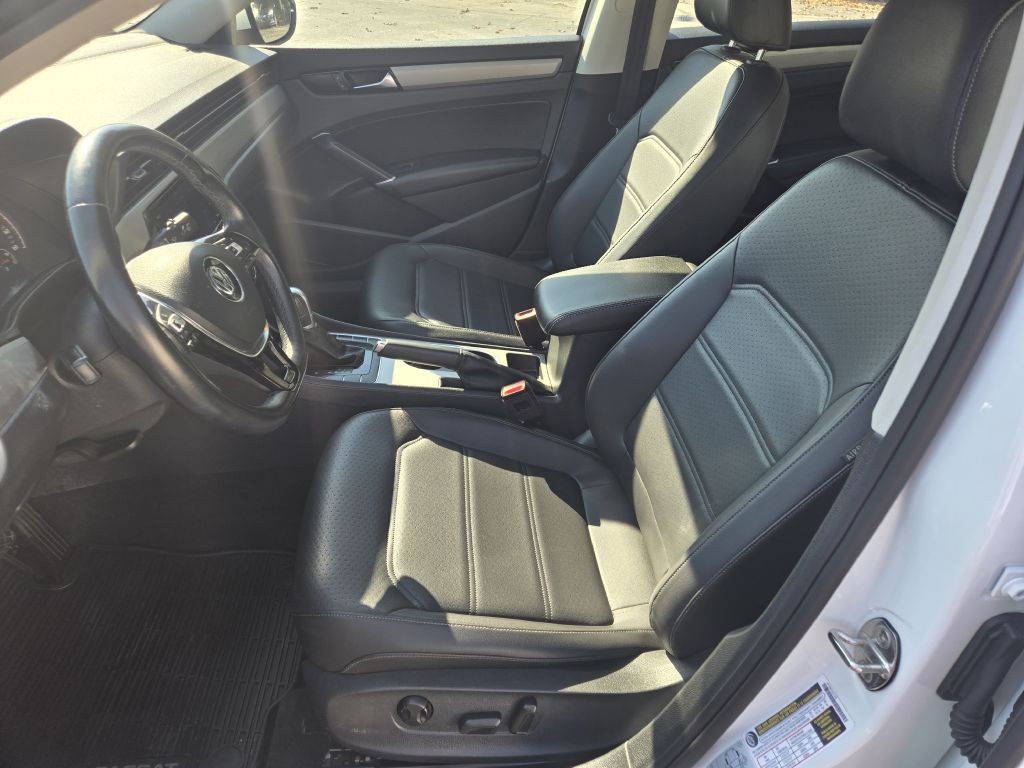 2020 Volkswagen Passat Image 11