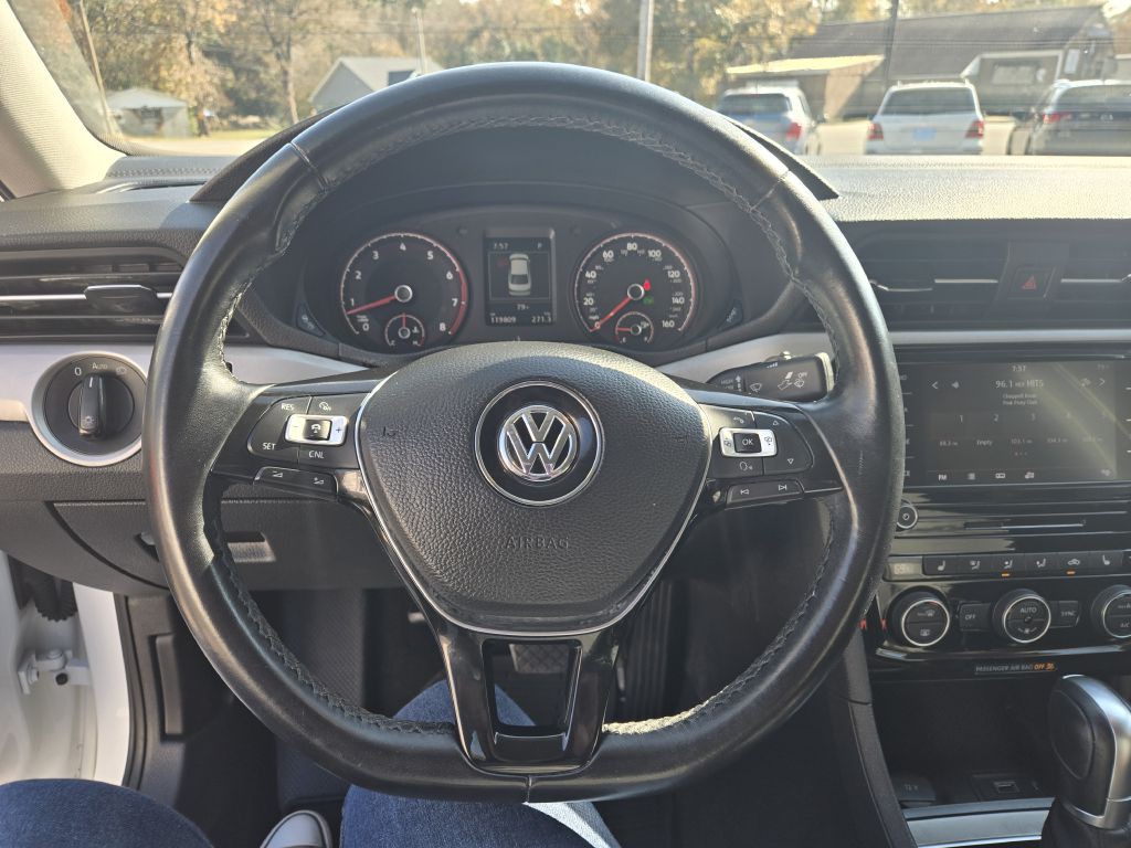 2020 Volkswagen Passat Image 13