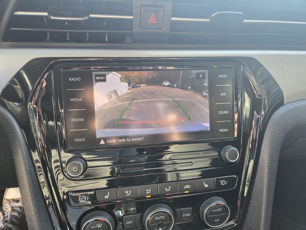 2020 Volkswagen Passat Image 18