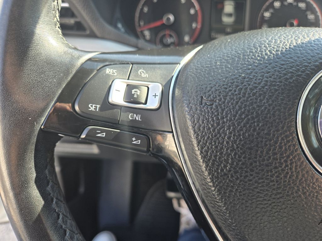 2020 Volkswagen Passat Image 20