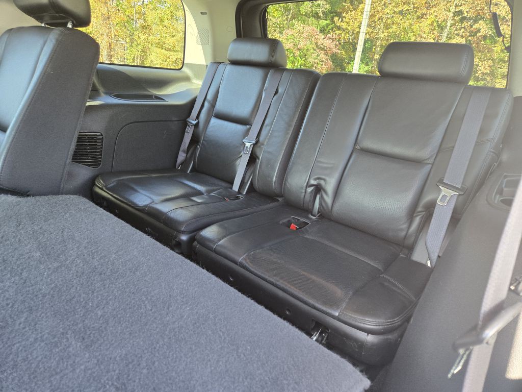 2007 Cadillac Escalade Image 12