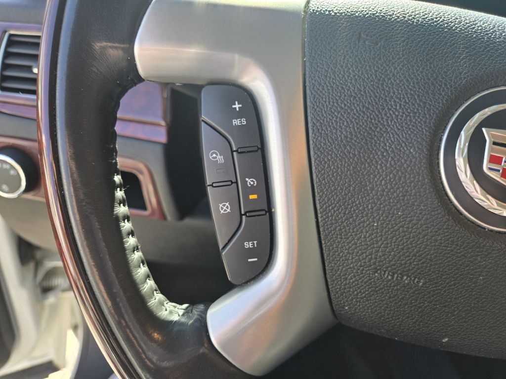 2007 Cadillac Escalade Image 17
