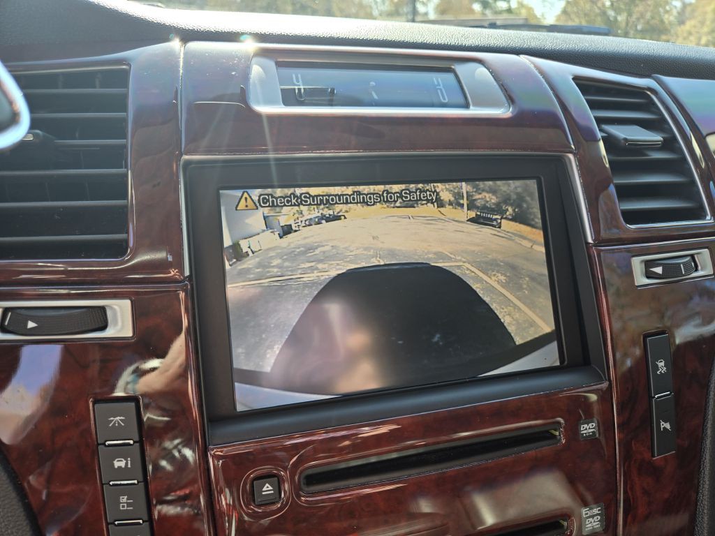 2007 Cadillac Escalade Image 22