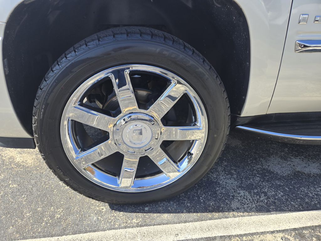 2007 Cadillac Escalade Image 25