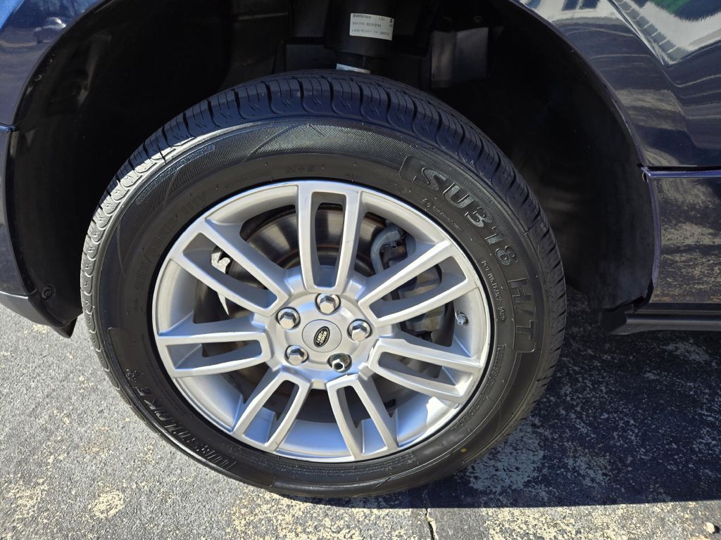 2011 Land Rover Range Rover Image 25