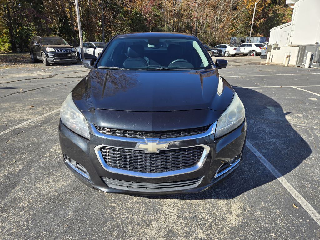 2015 Chevrolet Malibu Image 2