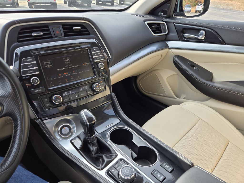 2019 Nissan Maxima Image 14