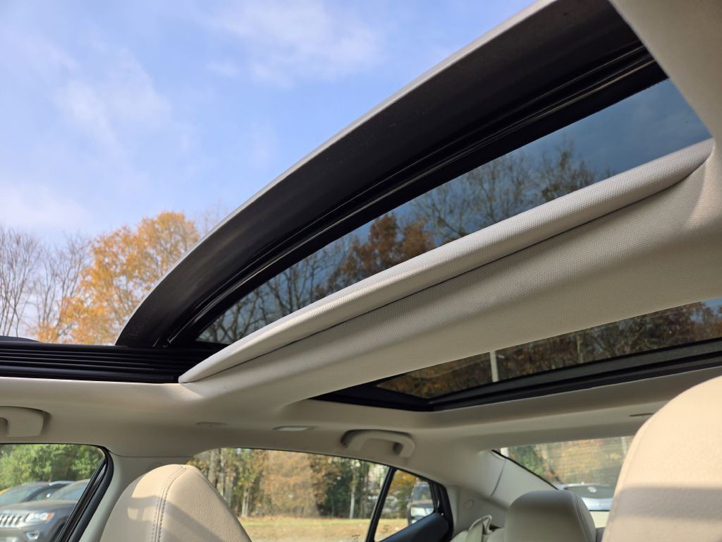 2019 Nissan Maxima Image 15